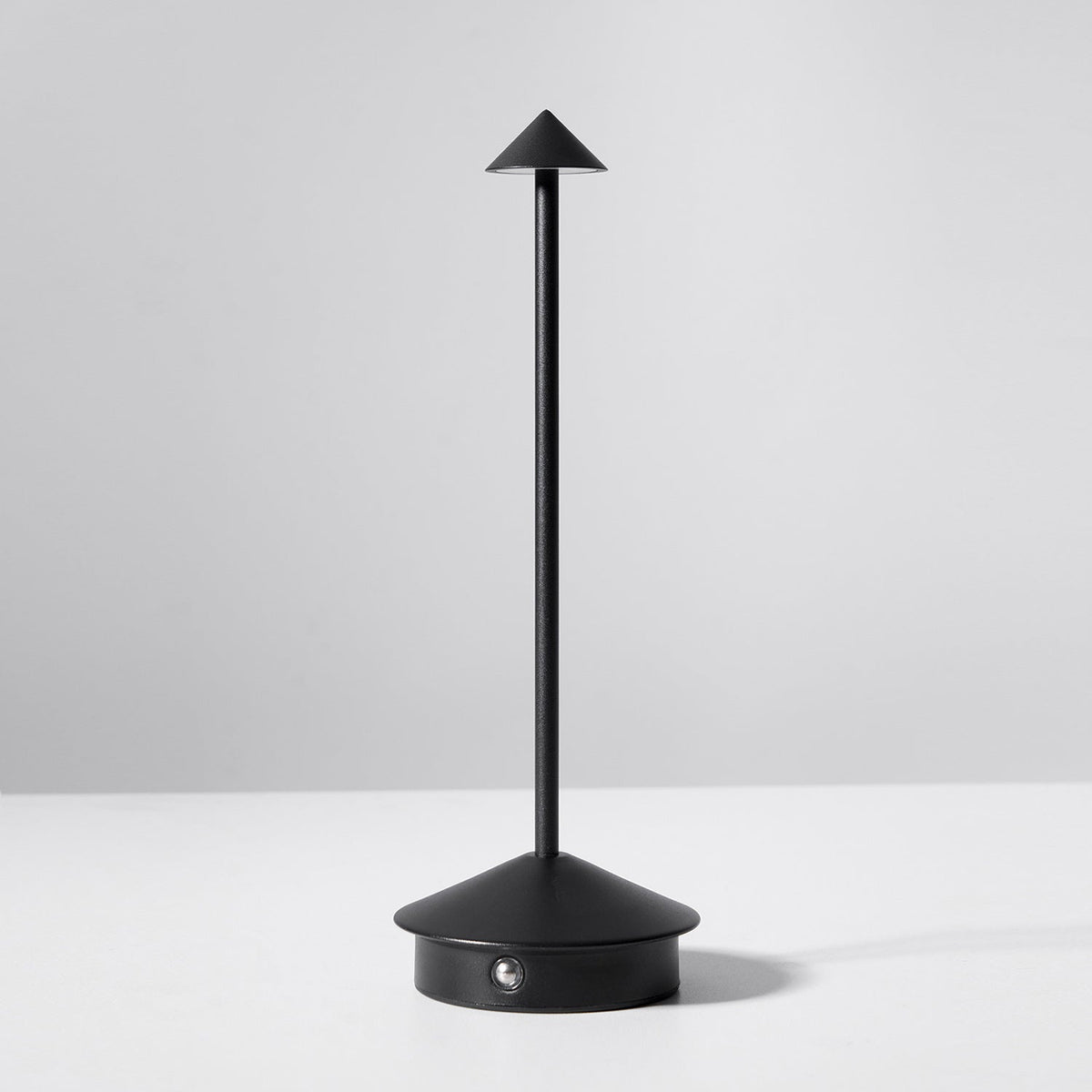 Waterproof Rechargeable Wireless LED Table Lamp (Built-in Battery)