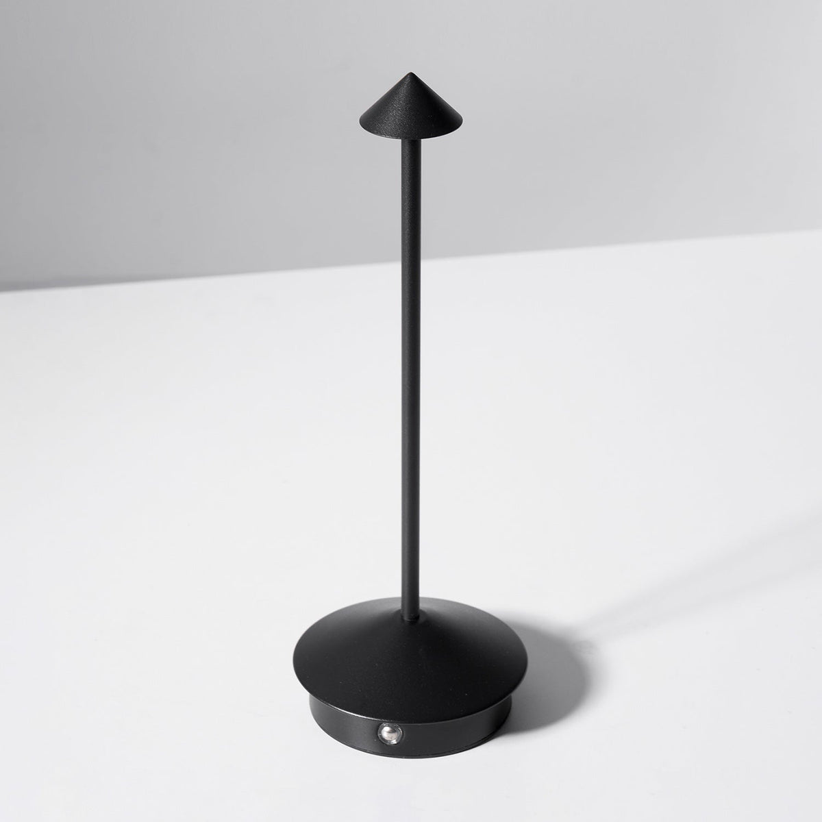 Waterproof Rechargeable Wireless LED Table Lamp (Built-in Battery)